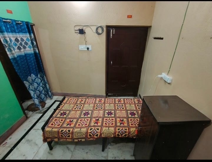 Memory-3 Single Room